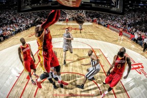 龙珠直播-英超绿色条纹球衣曾被哪些球队采用？历史回顾